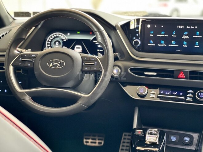 Hyundai Sonata-12