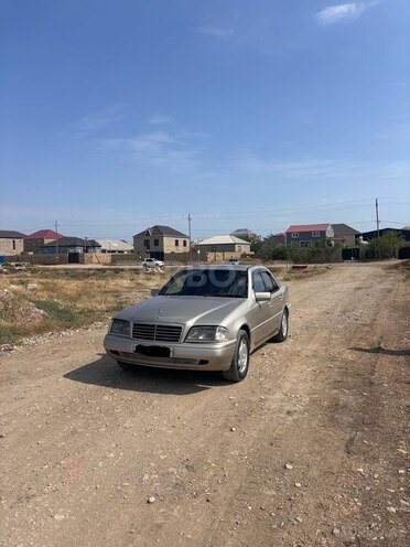 Mercedes C 220-1