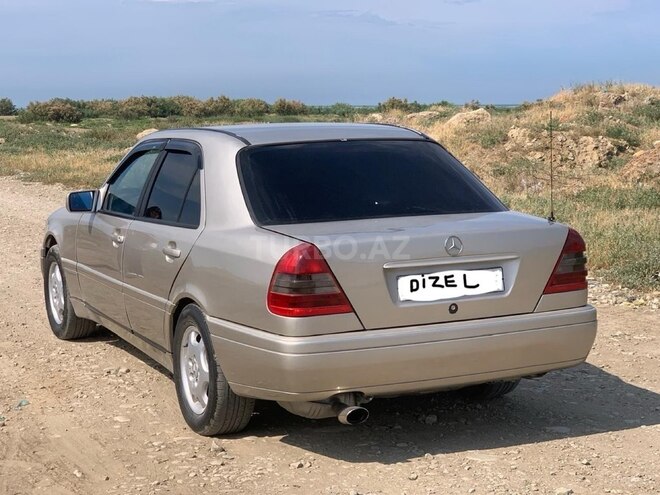 Mercedes C 220-9