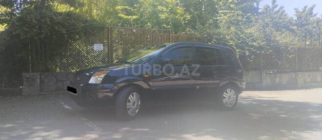 Ford Fusion-3