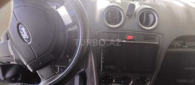 Ford Fusion-19
