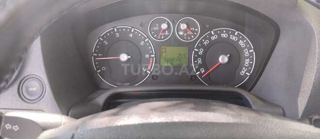 Ford Fusion-13