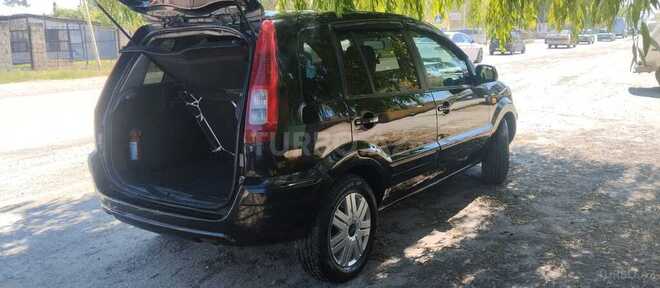 Ford Fusion-4