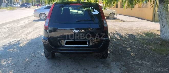 Ford Fusion-6