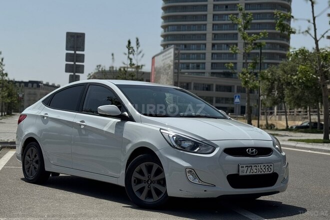 Hyundai Accent-2