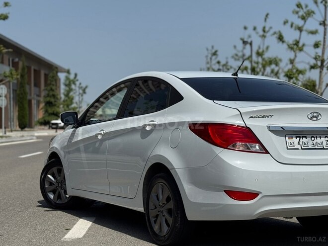 Hyundai Accent-3