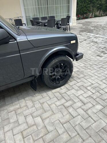 LADA (VAZ) Niva-8
