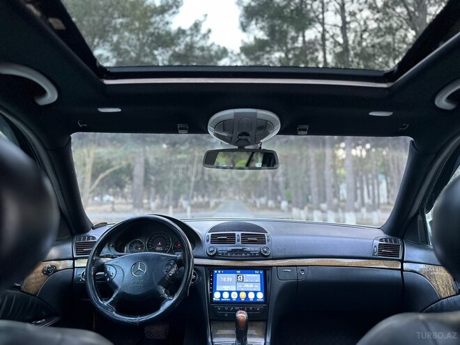 Mercedes E 220-3