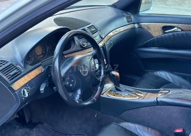 Mercedes E 220-16