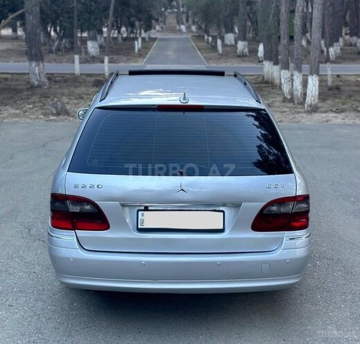 Mercedes E 220-2