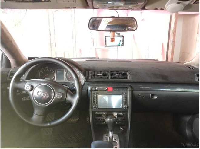 Audi A4-2