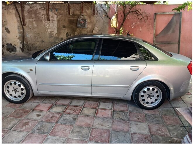 Audi A4-4