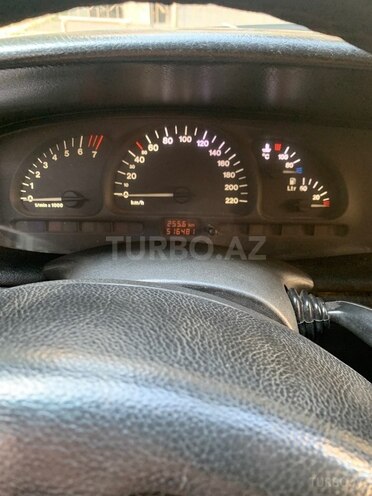 Opel Vectra-11