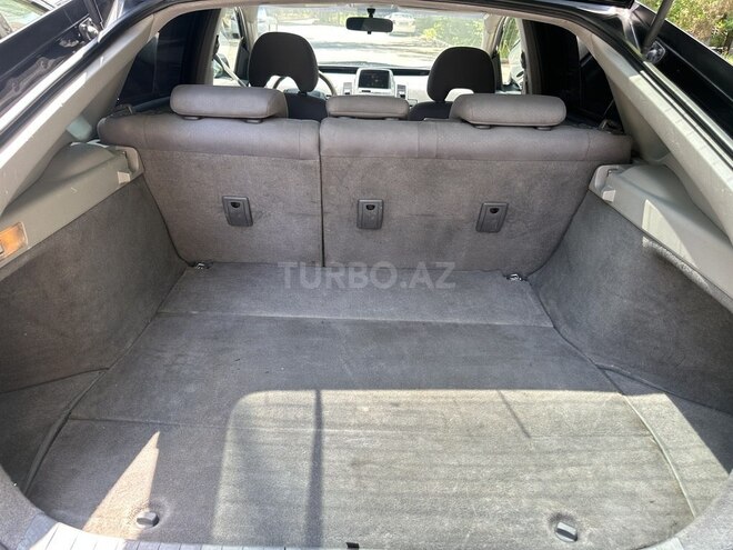 Toyota Prius-12