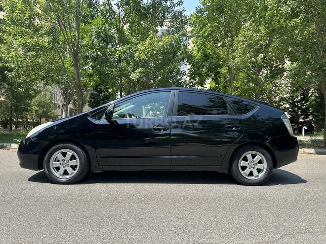 Toyota Prius-5