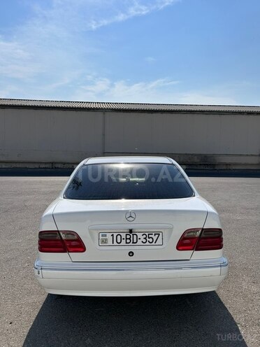 Mercedes E 320-3