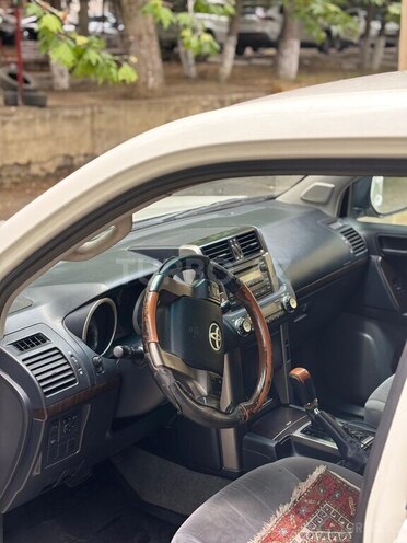 Toyota Land Cruiser Prado-9