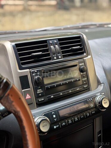 Toyota Land Cruiser Prado-7