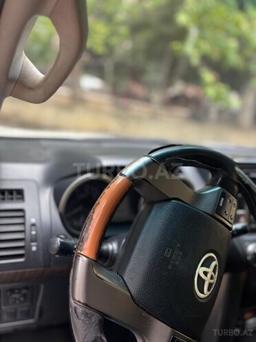 Toyota Land Cruiser Prado-8