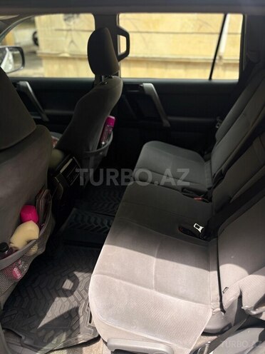 Toyota Land Cruiser Prado-12
