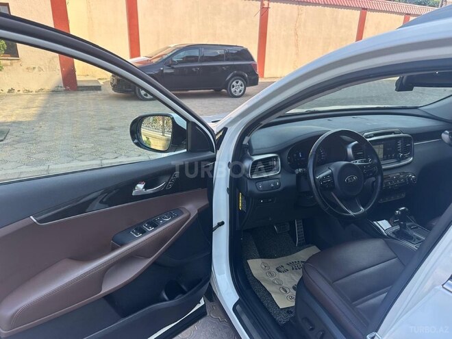Kia Sorento-12