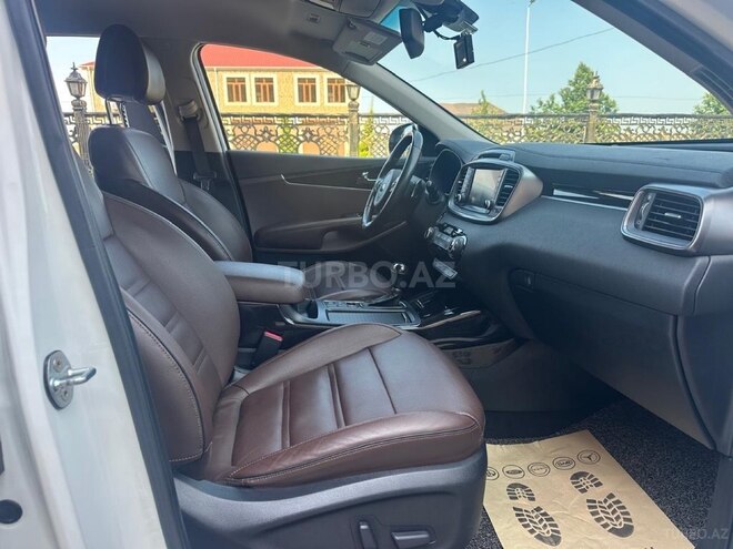 Kia Sorento-13