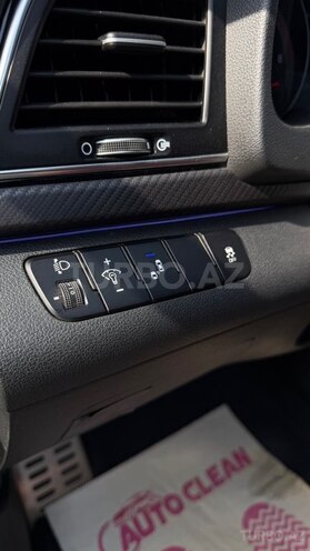 Hyundai Elantra-17