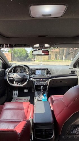 Hyundai Elantra-10