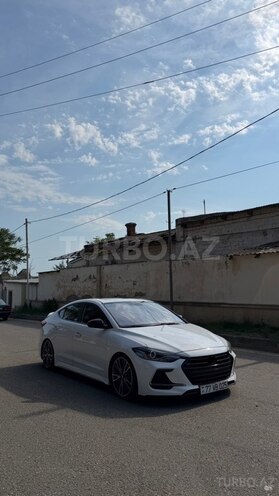 Hyundai Elantra-8