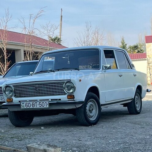 LADA (VAZ) 21011-1