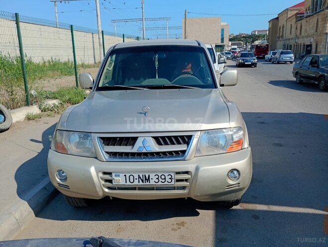 Mitsubishi Pajero-1