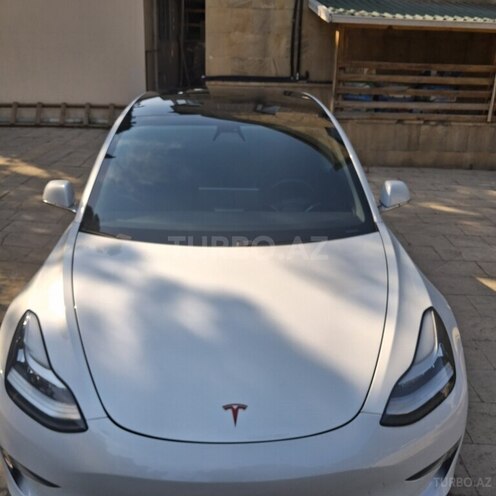 Tesla Model 3-8