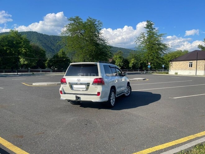 Toyota Land Cruiser-2
