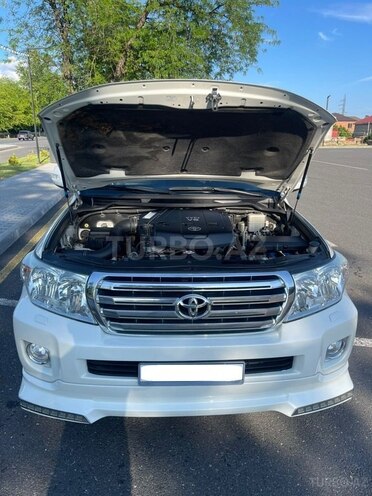 Toyota Land Cruiser-6