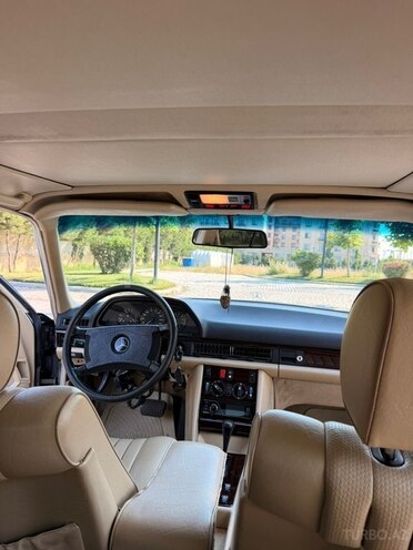Mercedes 300 SE-11