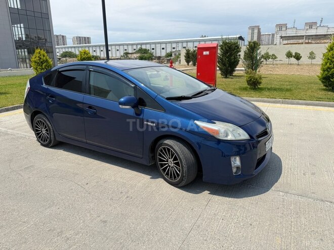 Toyota Prius-7
