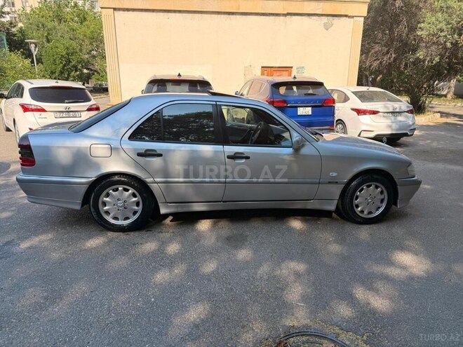 Mercedes C 180-11