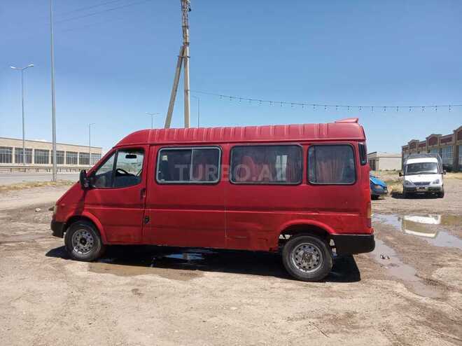 Ford Transit-5