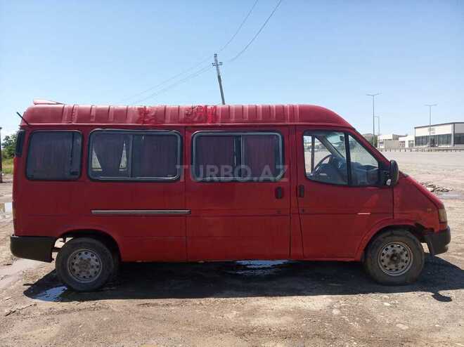 Ford Transit-3