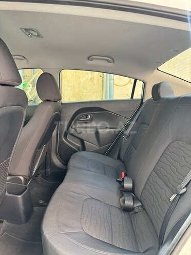 Kia Rio-11