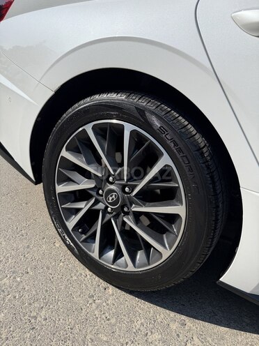 Hyundai Sonata-13