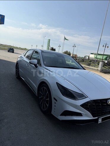 Hyundai Sonata-4