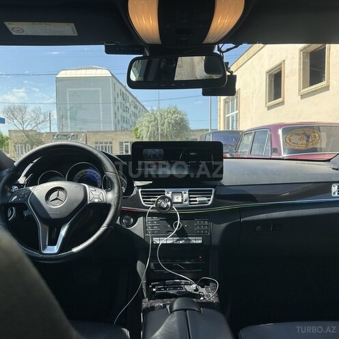 Mercedes E 250 4MATIC-3