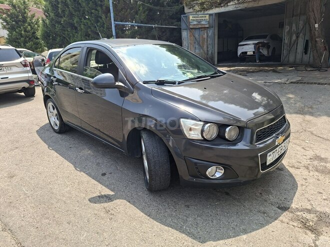 Chevrolet Sonic-3