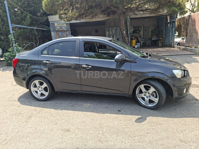 Chevrolet Sonic-9