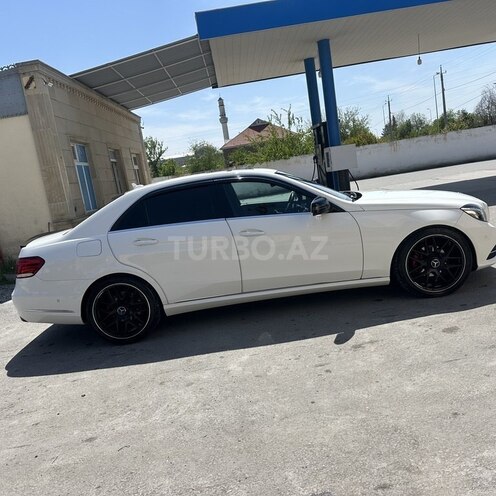 Mercedes E 250 4MATIC-4