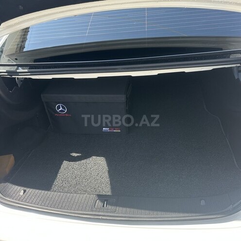 Mercedes E 250 4MATIC-12