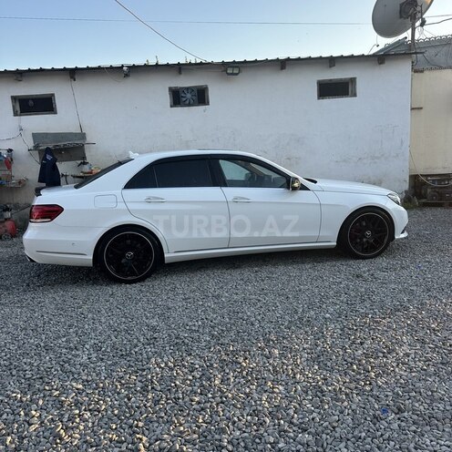 Mercedes E 250 4MATIC-14