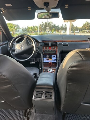 Mercedes E 240-13