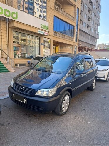 Opel Zafira-1